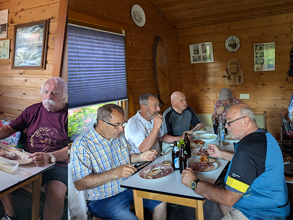In der Hütte